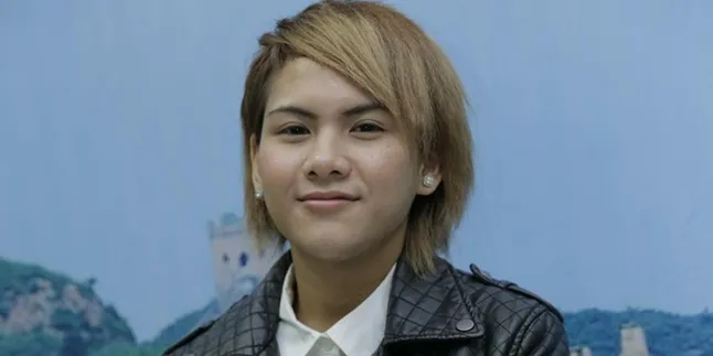 Evelyn Nada Anjani Pakai Hijab, Akui Perubahan Jati Diri