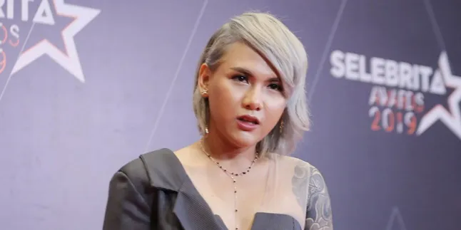 Evelyn Nada Anjani Sempat Terpikir Pasang 'Burung', Santai Bahas Ereksi Evelyn Nada Anjani Sempat Terpikir Pasang 'Burung', Santai Bahas Ereksi