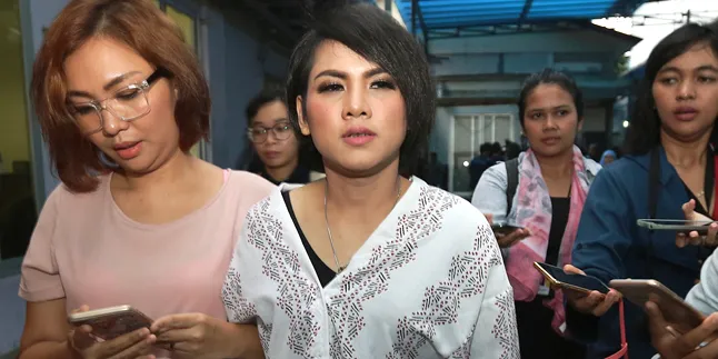 Evelyn Pergi ke Jepang Untuk Mengusir Kesedihan Hatinya