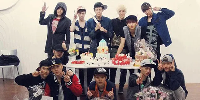 EXO Akhirnya Rilis Album Repackaged 'EMERGENCY' EXO Akhirnya Rilis Album Repackaged 'EMERGENCY'