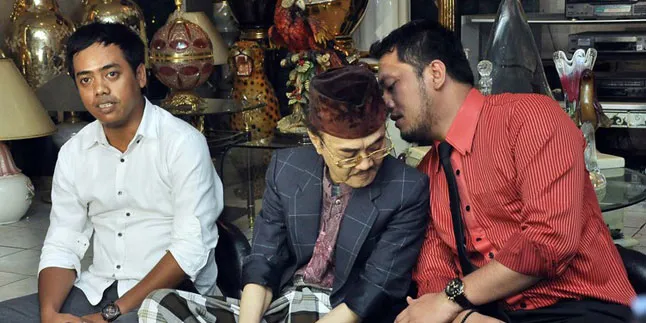 Eyang Subur Mendapat Banyak Pertanyaan di Polda