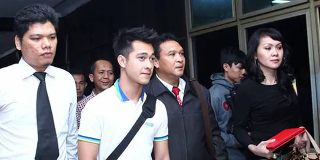 Eza Gionino Akhirnya Ditahan Eza Gionino Akhirnya Ditahan