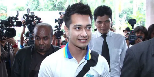 Eza Gionino Dicecar 35 Pertanyaan