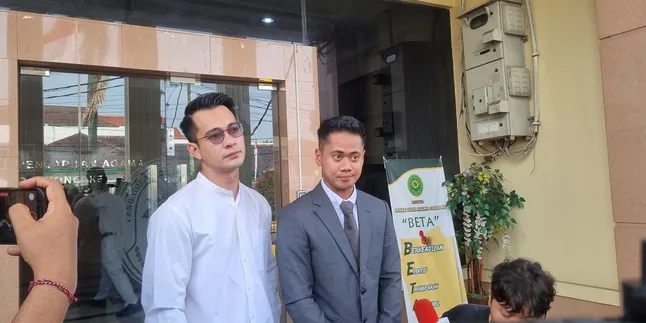 Eza Gionino Sepakati Nafkah Anak Rp20 Juta per Bulan Eza Gionino Sepakati Nafkah Anak Rp20 Juta per Bulan