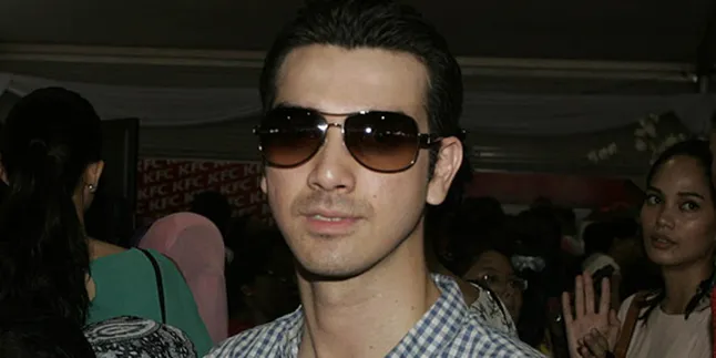 Fachri Albar Dukung Adik Jadi Pembalap