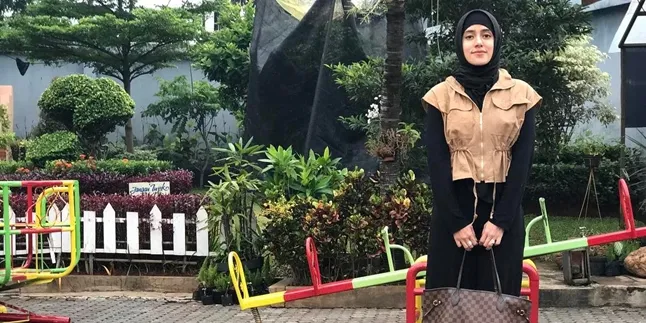 Fairuz A Rafiq Pilih Berhijab, Sahabatnya Pun Heboh Fairuz A Rafiq Pilih Berhijab, Sahabatnya Pun Heboh
