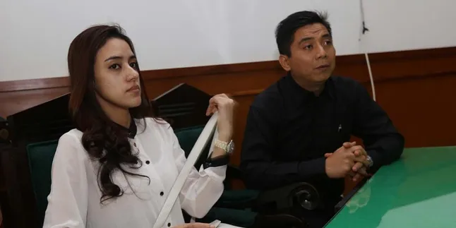 Fairuz: Perceraian Ini Pengalaman Terberat di Akhir Tahun Fairuz: Perceraian Ini Pengalaman Terberat di Akhir Tahun
