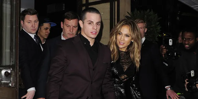 Fakta-Fakta di Balik Putusnya Jennifer Lopez - Casper Smart Fakta-Fakta di Balik Putusnya Jennifer Lopez - Casper Smart
