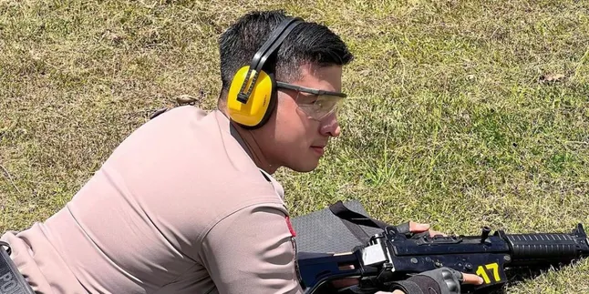 Fakta Menarik Briptu Mustakim, Polisi Ganteng yang Mirip Herjunot Ali dan Ali Syakieb