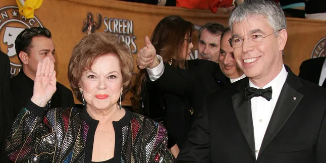 Fakta Mengejutkan Kematian Shirley Temple Black Terungkap! Fakta Mengejutkan Kematian Shirley Temple Black Terungkap!