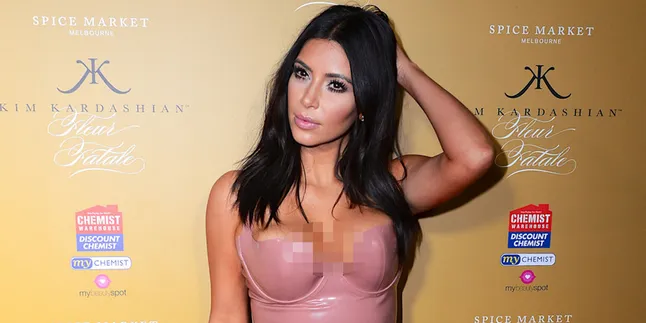 Fakta Pose Bugil Kim Kardashian, Dari Palsu Hingga Gratis