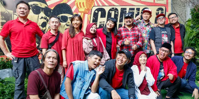 Falcon Pictures Siap Garap Film 'COMIC 8: REVOLUTION', Cari Delapan Pemain Lewat Ajang Pencarian Bakat Falcon Pictures Siap Garap Film 'COMIC 8: REVOLUTION', Cari Delapan Pemain Lewat Ajang Pencarian Bakat