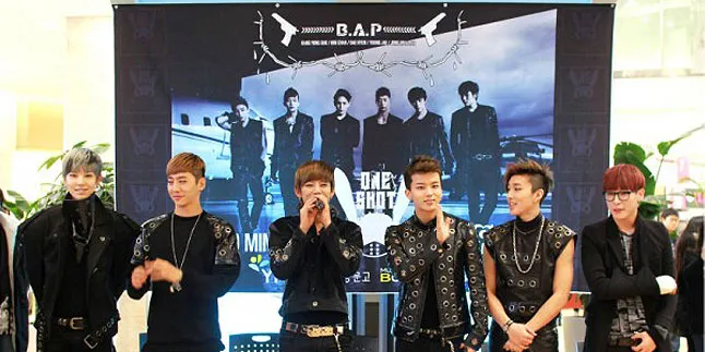 Fan Meeting, B.A.P Temui 1.000 Fans di Bandara