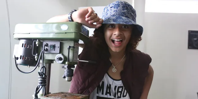 Fans Bastian Protes di Promo Film Terbarunya, Mengapa?