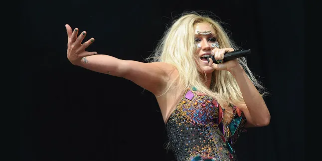 Fans Kesha Dilarang Kirim Gigi Lagi!