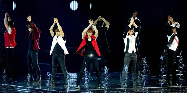 Fans Luar Kota dan Luar Negeri Hadiri Konser SuJu di Jakarta