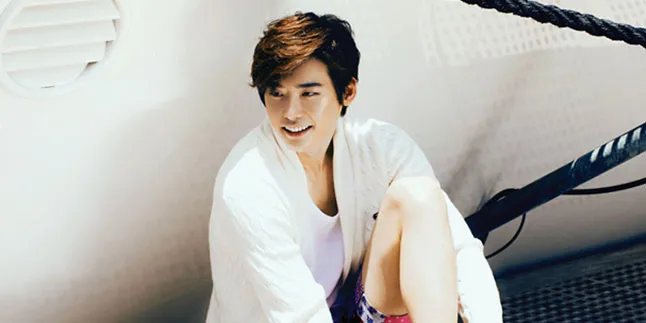 Fans Penuhi Mall Demi Bertemu Lee Jong Suk Fans Penuhi Mall Demi Bertemu Lee Jong Suk