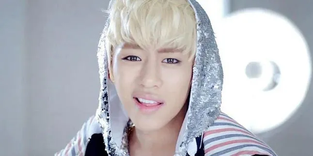 Fans Rayakan Ultah Daehyun B.A.P di Iklan Bis dan Kereta