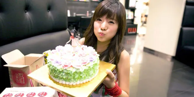 Fans Rayakan Ultah Sunny SNSD ke-25 Tahun!