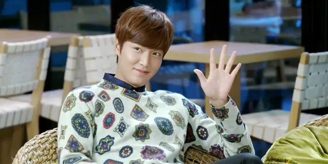 Fans Rela Terbang Bebas di Ketinggian 2.400 M Demi Lee Min Ho Fans Rela Terbang Bebas di Ketinggian 2.400 M Demi Lee Min Ho