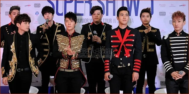 Fans Sibuk Antri Konser, Super Junior Asyik Nonton Tinju Fans Sibuk Antri Konser, Super Junior Asyik Nonton Tinju