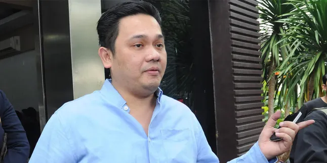 Farhat Abbas Bantah Tutup Twitter Karena Hujatan