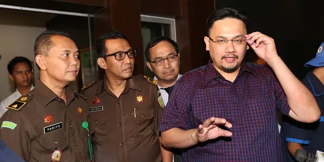 Farhat Abbas Gugat Perdata Untuk Mengganjal Proses Pidana Farhat Abbas Gugat Perdata Untuk Mengganjal Proses Pidana