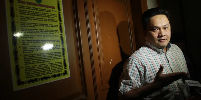 Farhat Abbas: Tessy Dosa Karena Sudah Sebarkan Virus Banci Farhat Abbas: Tessy Dosa Karena Sudah Sebarkan Virus Banci