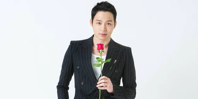 Fashionista Baru, Kostum Drama Yoochun Jadi Item Hits di Korea!
