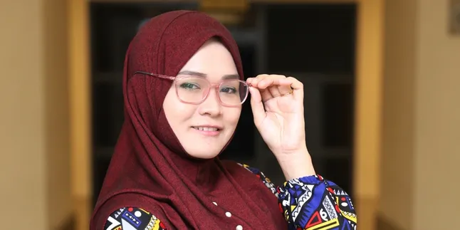 Fauziah, Kontestan DAA4 Yang Pandai Bermain Gambus Sambil Berdendang Fauziah, Kontestan DAA4 Yang Pandai Bermain Gambus Sambil Berdendang
