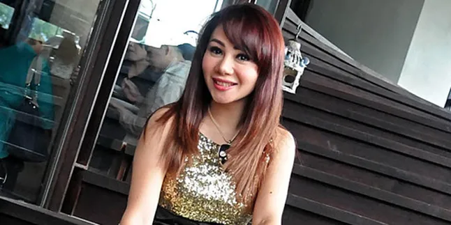 Femmy Permatasari Reuni di Video Klip Yuni Shara Femmy Permatasari Reuni di Video Klip Yuni Shara