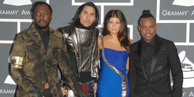 Fergie Kembali Bergabung Dengan Teman-Temannya di Black Eyed Peas
