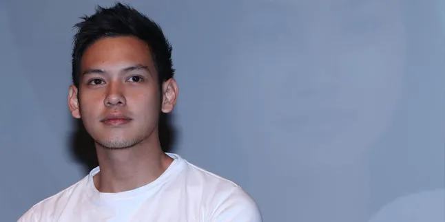 Ferly Putra Senang Punya Kekasih Yang Cuek Ferly Putra Senang Punya Kekasih Yang Cuek