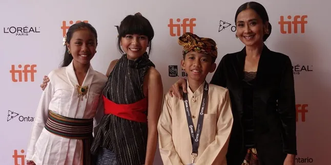 Film ‘THE SEEN AND UNSEEN’ Disambut Tepuk Tangan Meriah di Toronto Film ‘THE SEEN AND UNSEEN’ Disambut Tepuk Tangan Meriah di Toronto