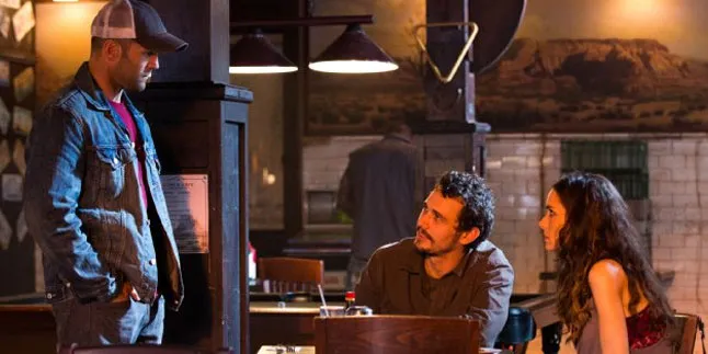 Film Duet James Franco - Jason Statham Rilis Trailer Red Band