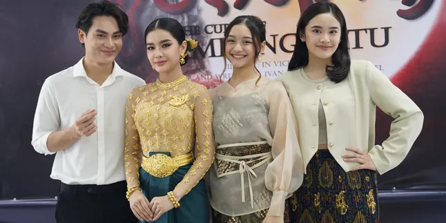 Film Horor Lintas Negara 'THE CURSE OF KAMPONG BATU' Besutan Produser Deni Dirmansyah & Rissa Putri Siap Tayang 2025 Mendatang