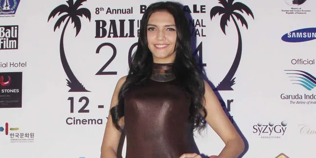 Film 'MOVE ON' Buat Alexa Key Terpesona Dengan Sam Brodie