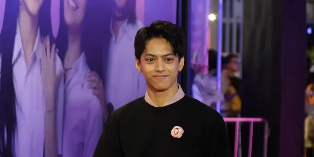 The film 'RANGGA & CINTA' becomes a graduation gift for El Putra Sarira