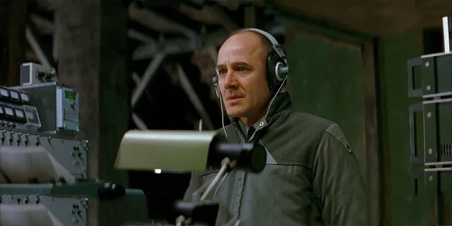 Films About Critics and Perspectives Becoming Political Opposition Filled with Tension