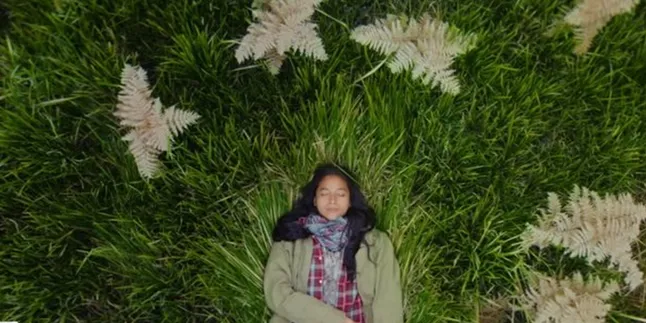 First Look Film EMPAT MUSIM PERTIWI Released, Putri Marino and Arya Saloka Reunite Again