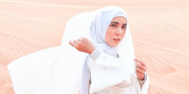 Fitri Tropica Ungkap Ketakutan Sebelum Putuskan Berhijab: Dijauhi Teman dan Rezeki