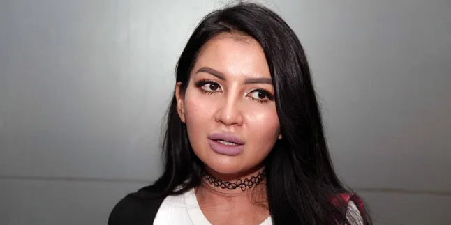 Five Vi, Bayangkan Sakit Yana Zein Sampai Berkaca-Kaca