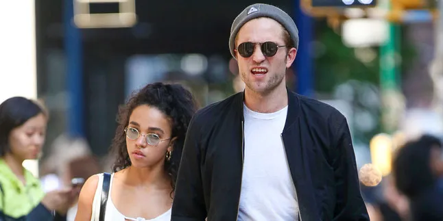 FKA Twigs & Robert Pattinson Benar-Benar Batal Nikah?