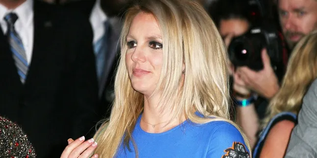 Fokus Karir, Britney Spears Mundur Dari X Factor