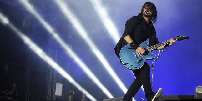 Foo Fighters Turuti Kemauan Penonton, Konser Semakin Seru!