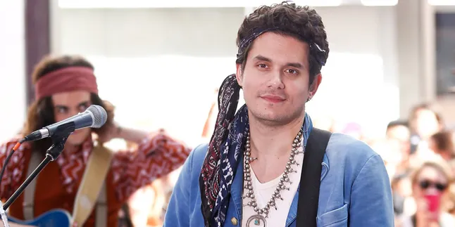 [Foto] 19 Tahun Berlalu, Wajah John Mayer Tak Banyak Berubah