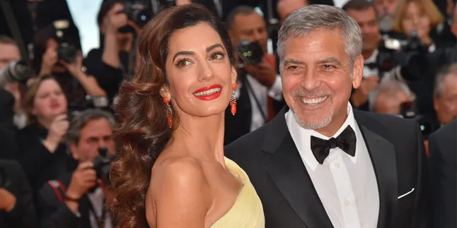 [FOTO] 2 Bulan Usai Melahirkan, Amal Clooney Fresh Tanpa Makeup