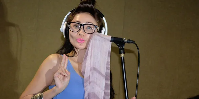 [Foto] ‘Goyang Begeder’, Berawal Dari Main-Main Cheverly Amalia