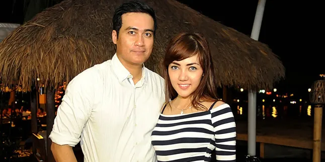 [Foto] Adjie Pangestu - Bella Shofie Resmi Bertunangan