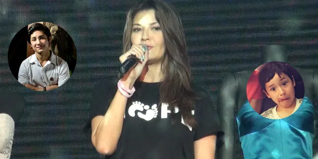 FOTO: Adu Ganteng Dua Cowok Kesayangan Tamara Bleszynski FOTO: Adu Ganteng Dua Cowok Kesayangan Tamara Bleszynski